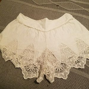 AEO cream flowy shorts with lace detail